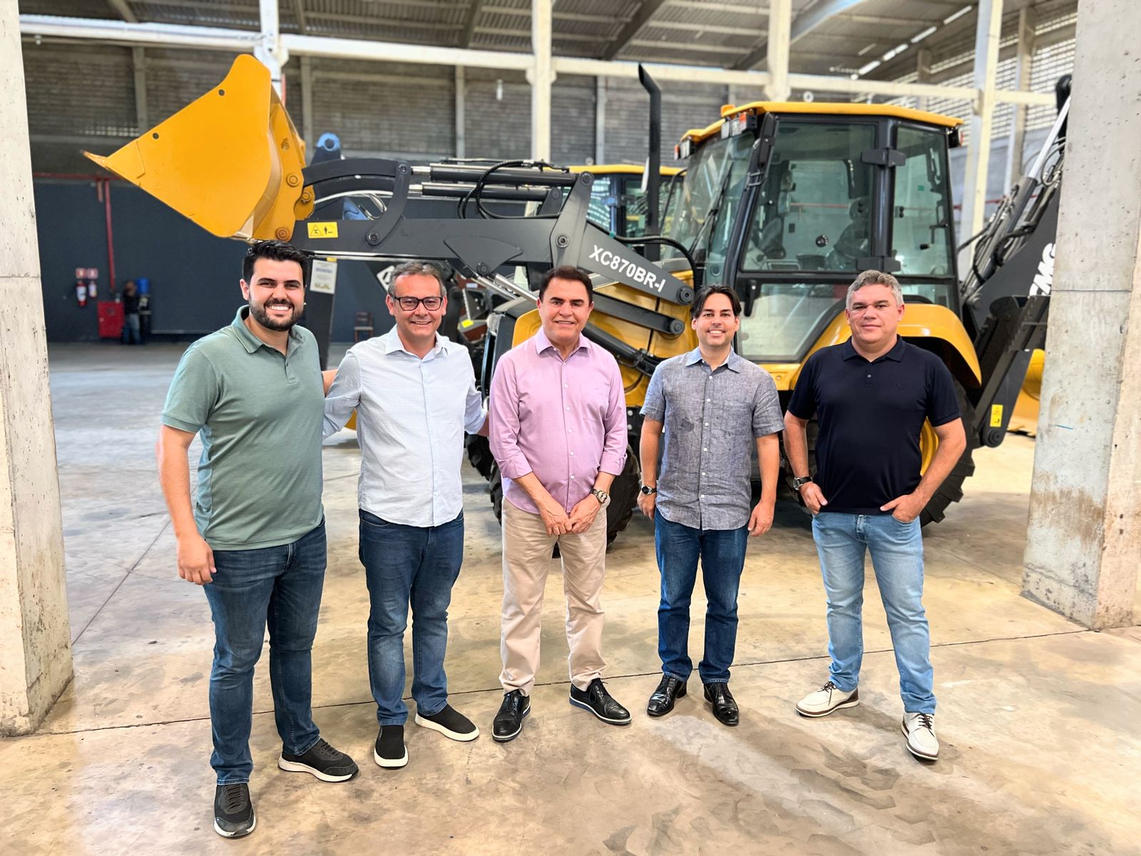 Deputado Wilson Santiago Entrega Retroescavadeiras E Trator Para Santa Helena, Diamante E Caraúbas